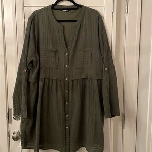 Andree by Unit Plus Size dark olive textured gauze lined tunic top EUC